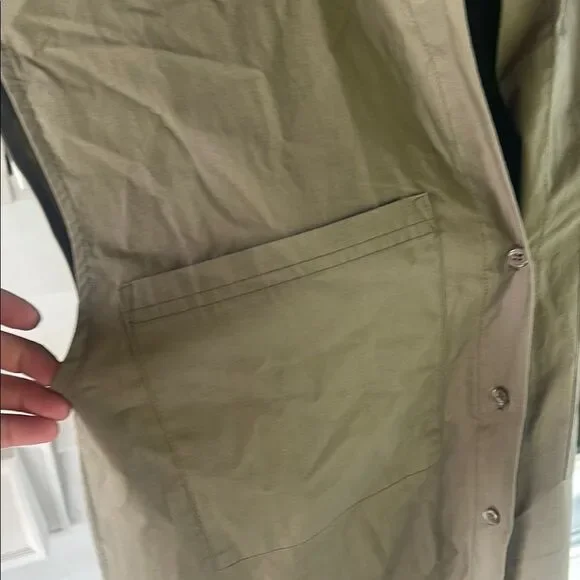 Banana Republic Classic Tan Garment   E - Picture 3 of 8